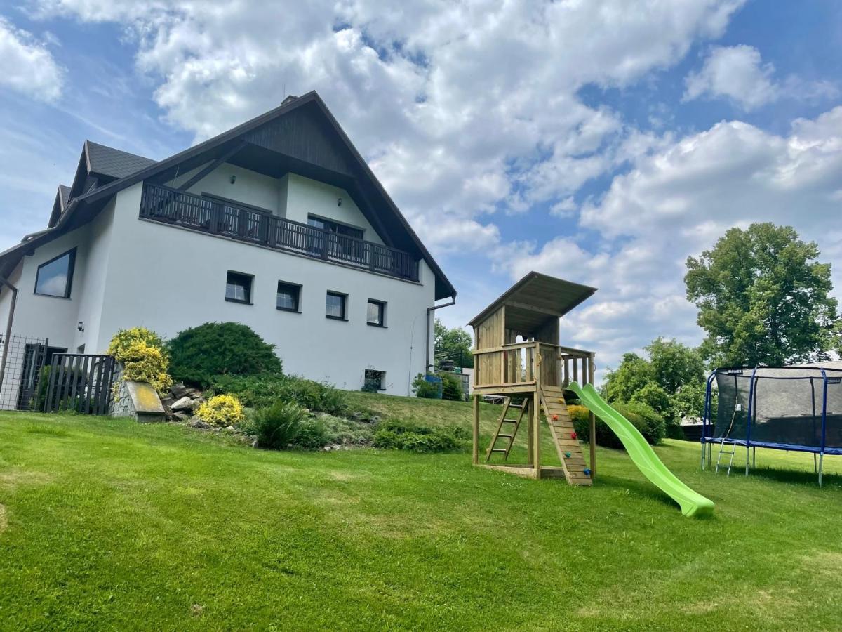 Runch Smilovice Villa Chotilsko Exteriör bild
