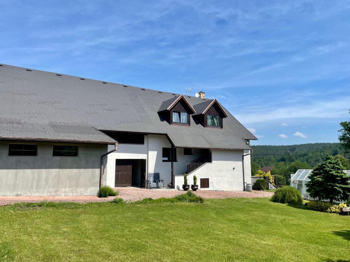 Runch Smilovice Villa Chotilsko Exteriör bild
